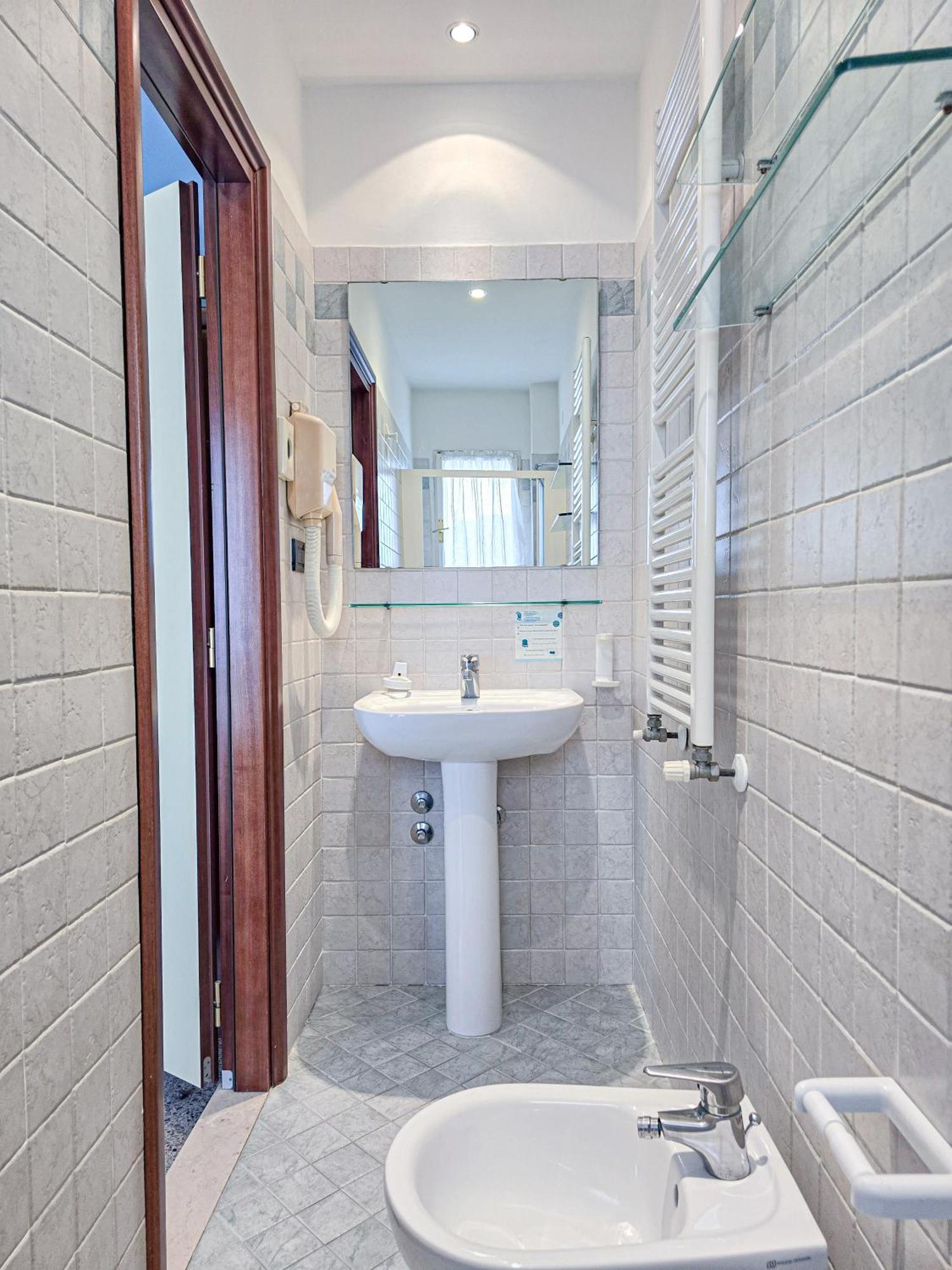 Single Room,1592058318:JPEG